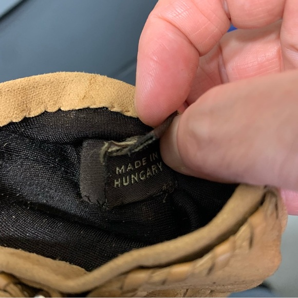 Coach Tan Silk Gloves Faux Suede Buckle Detail Lined Sz 6 1/2 Classic Minimalist - Picture 10 of 11